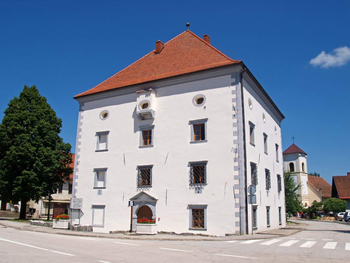 Schloss Zrinski in Brod na Kupi